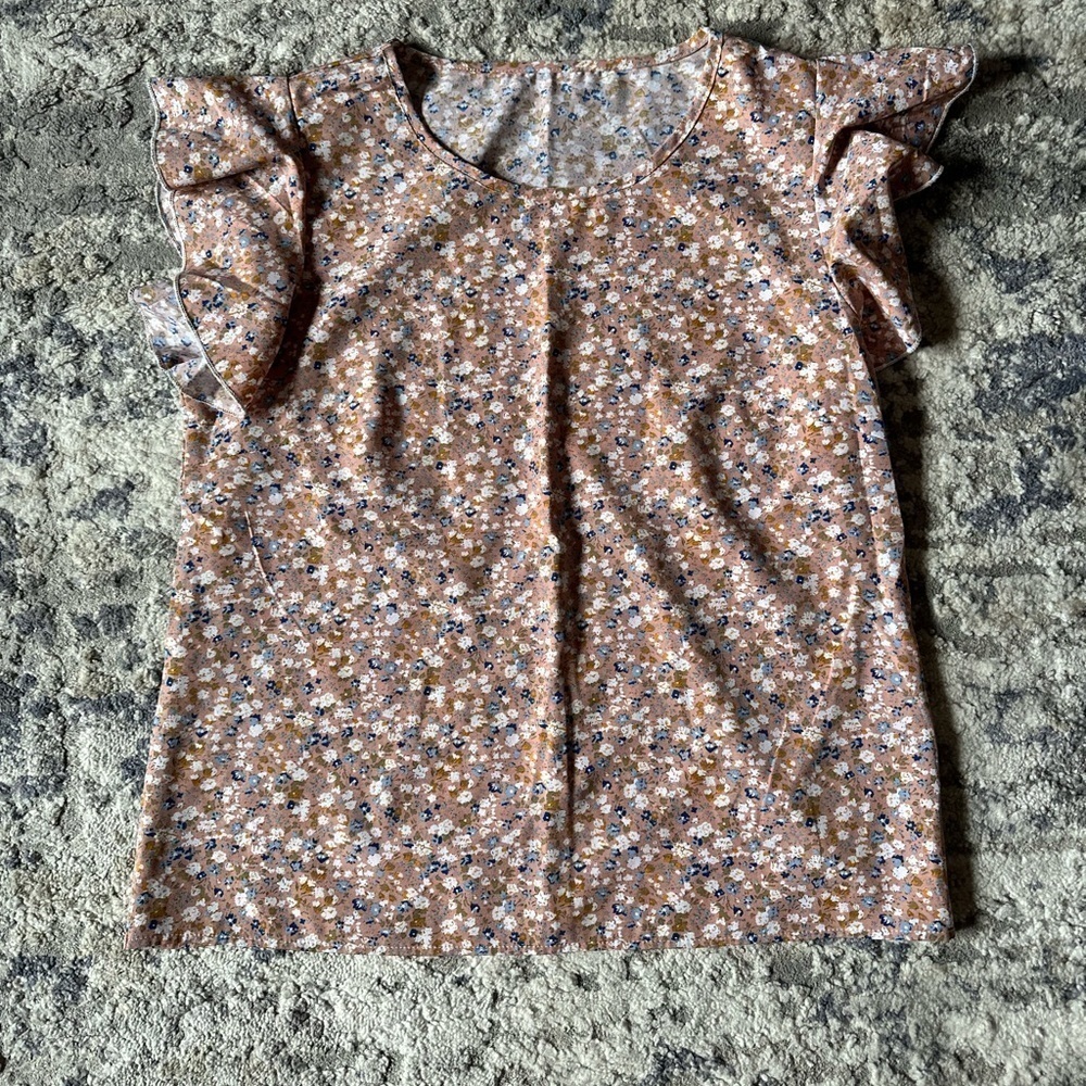 Emery Rose Medium Floral Blouse